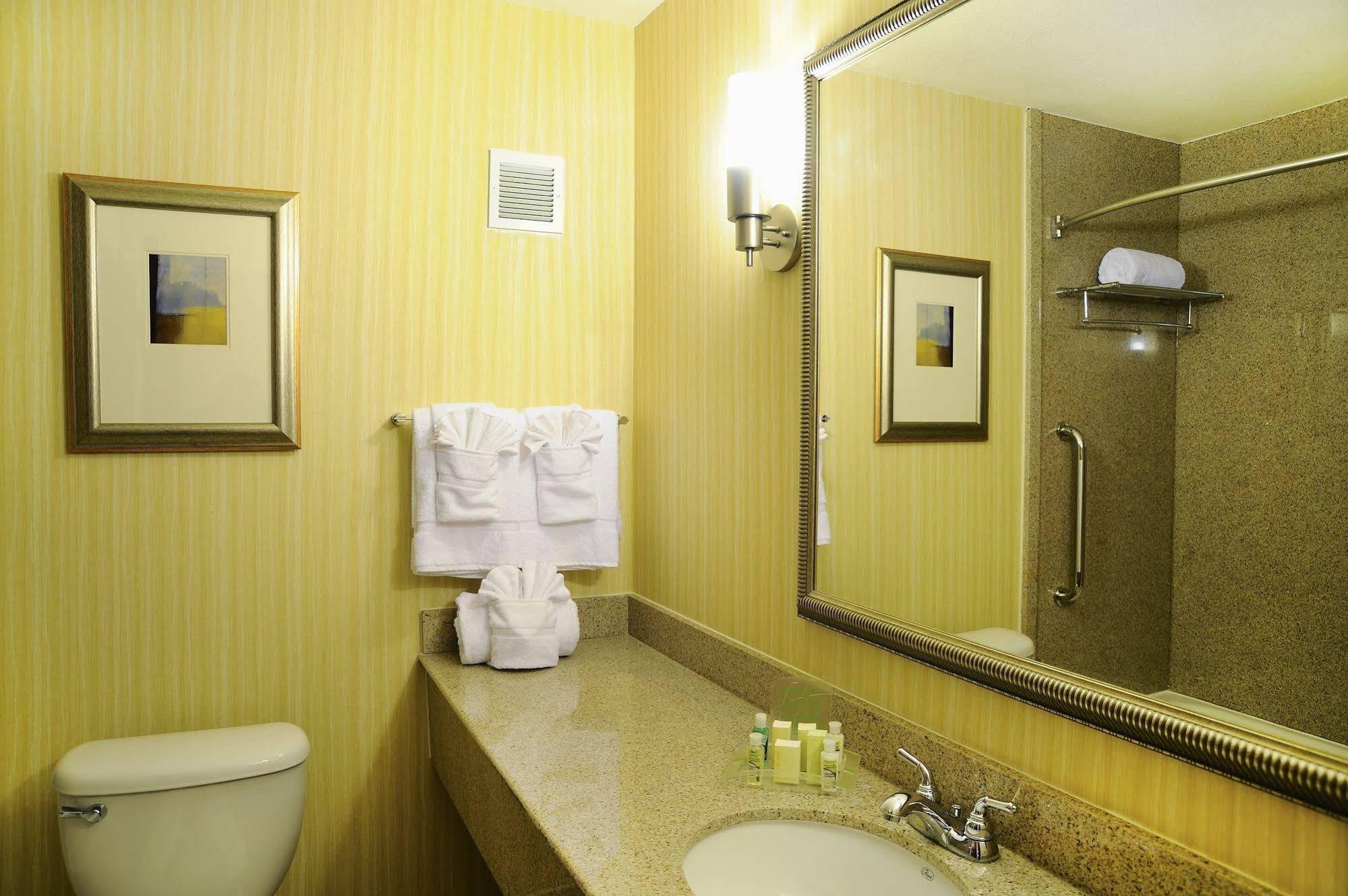 فندق Best Western Premier Richmond City Gateway المظهر الخارجي الصورة